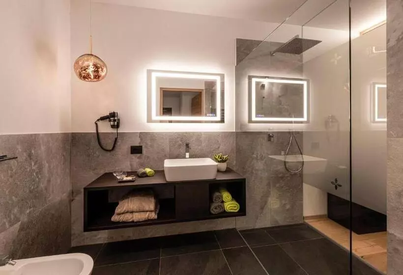 Apartments Aois 4 Elements Suits