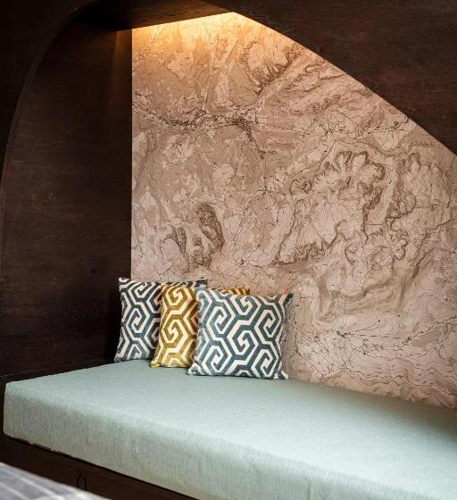 Apartments Aois 4 Elements Suits