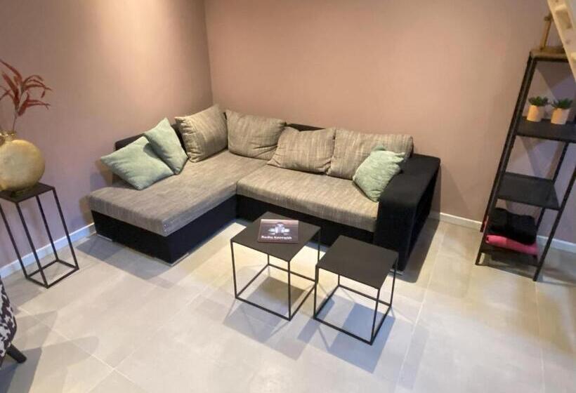 B&b In De Aap Gelogeerd