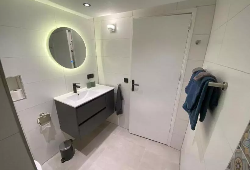 B&b In De Aap Gelogeerd