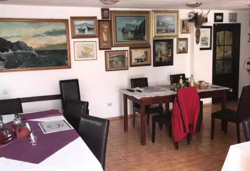 ベッドアンドブレックファースト Casa De Vacanță Topaz