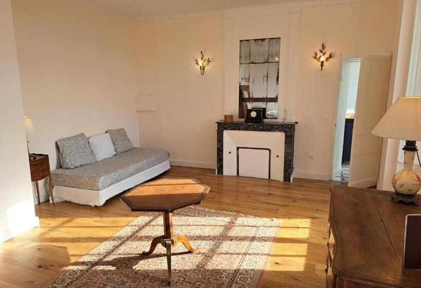 مبيت وإفطار Château D Agy