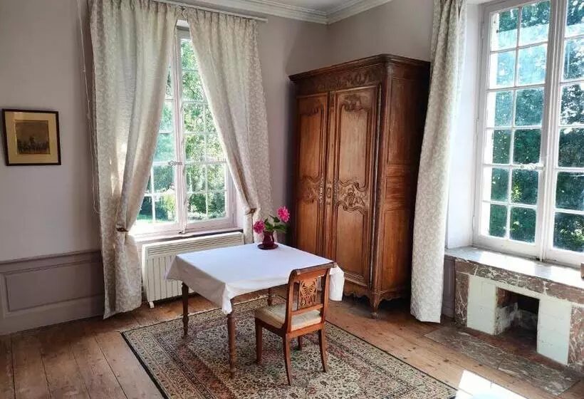 Aamiaismajoitus (B&B) Château D Agy