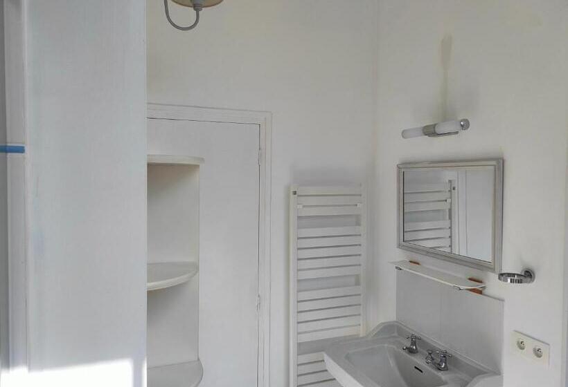 مبيت وإفطار Château D Agy