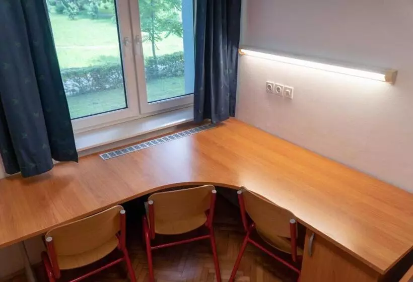 Dijaški Dom Bežigrad Ljubljana Hostel