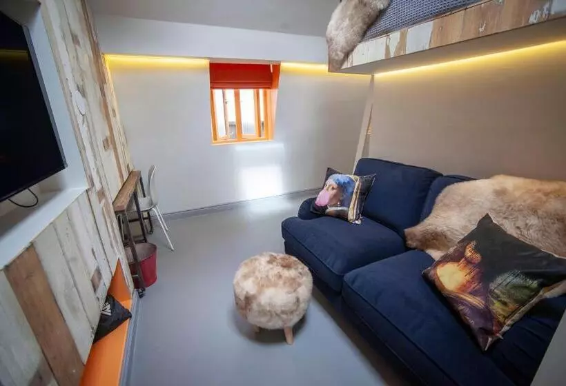 Higgihaus Aparthotel, Clare Street