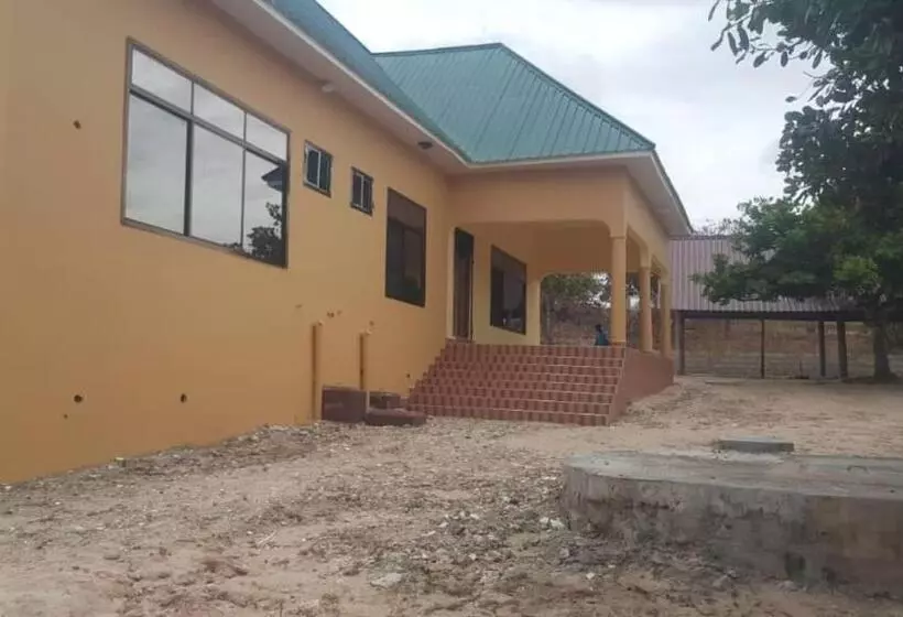 هتل Farmhouse Lodge