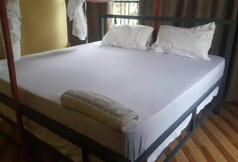 هتل Farmhouse Lodge