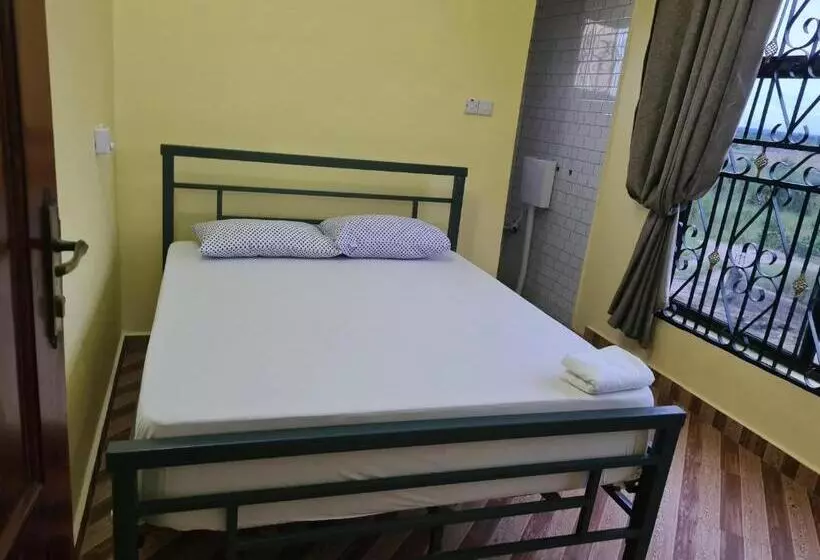 هتل Farmhouse Lodge