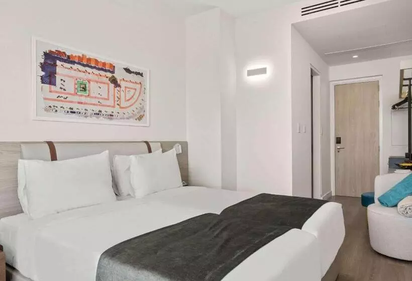 هتل Mercure Larnaca City