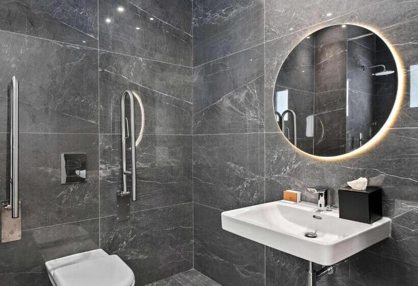 هتل Mercure Larnaca City