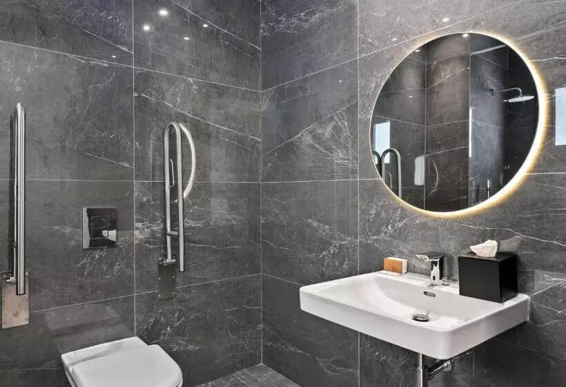 هتل Mercure Larnaca City