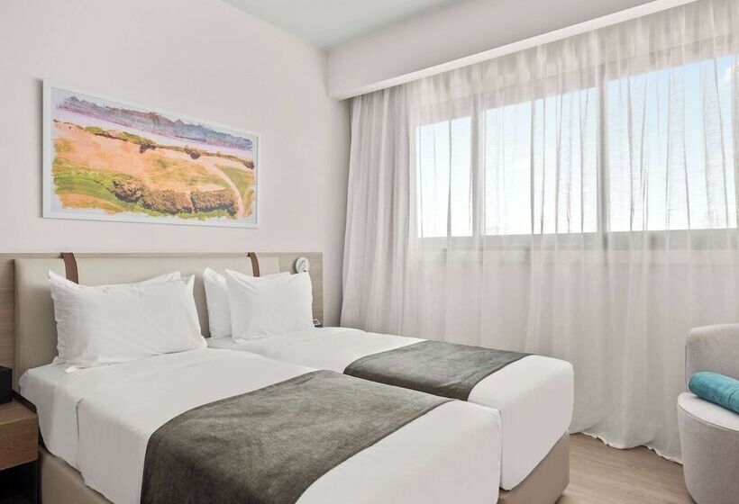 هتل Mercure Larnaca City