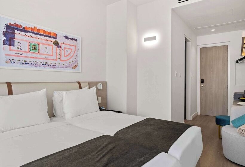 هتل Mercure Larnaca City