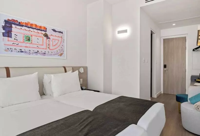 هتل Mercure Larnaca City