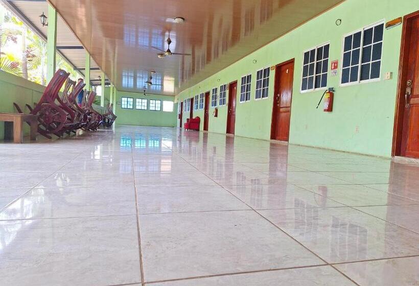 هتل The Captains Iin