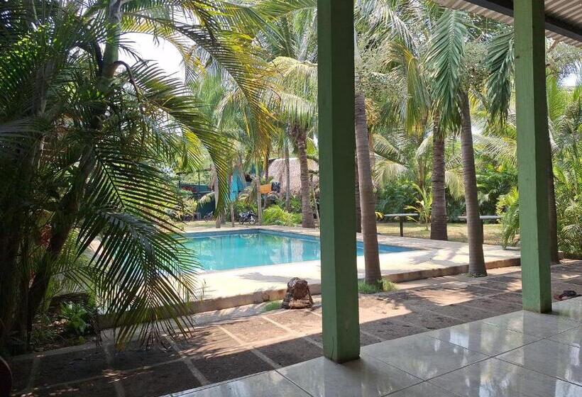 هتل The Captains Iin