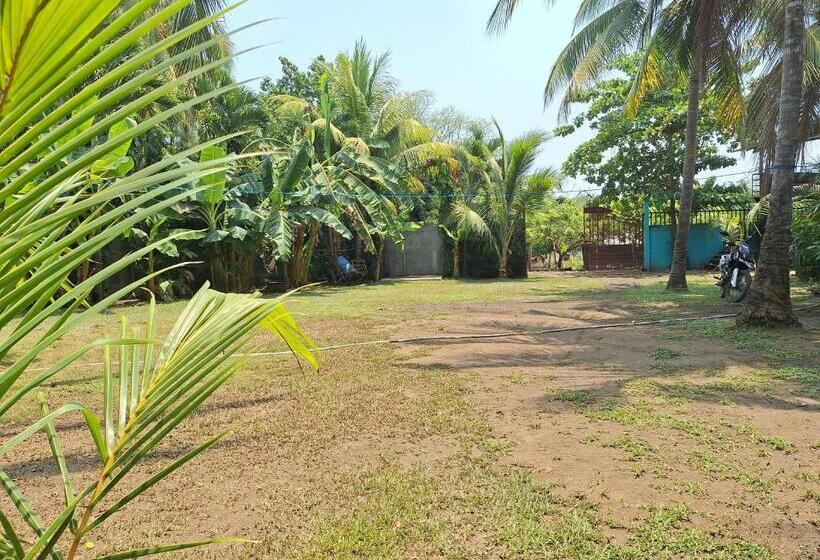 هتل The Captains Iin