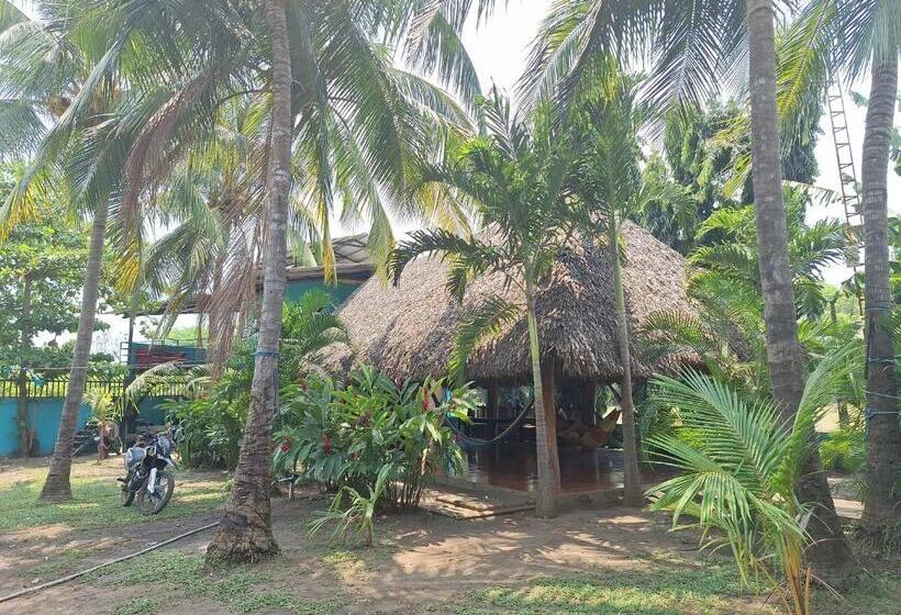 هتل The Captains Iin