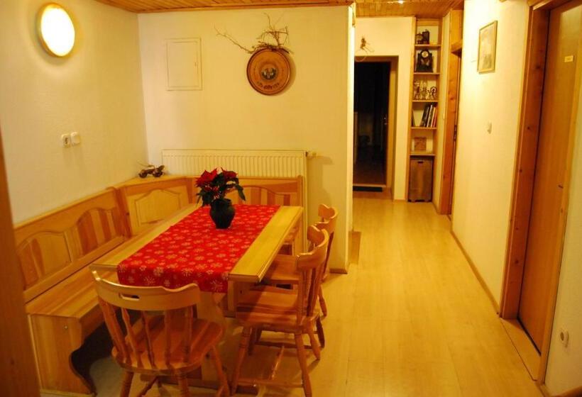 هتل Tourist Farm Klevž