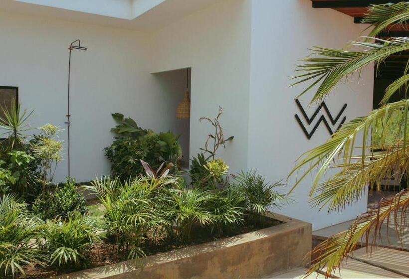 هتل Waves & Wifi   Popoyo