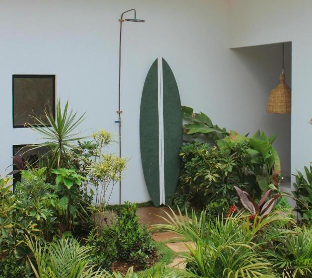 هتل Waves & Wifi   Popoyo