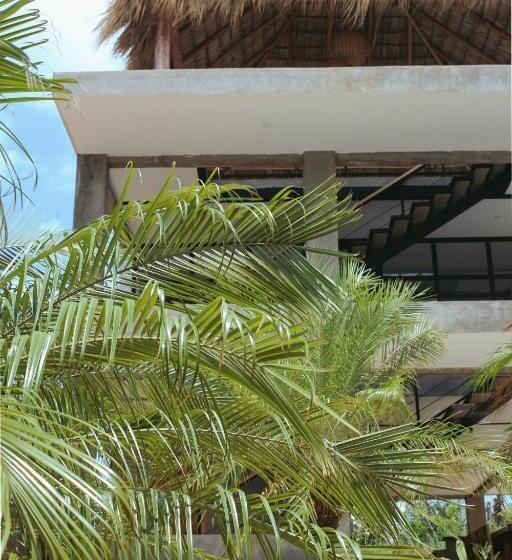 هتل Waves & Wifi   Popoyo