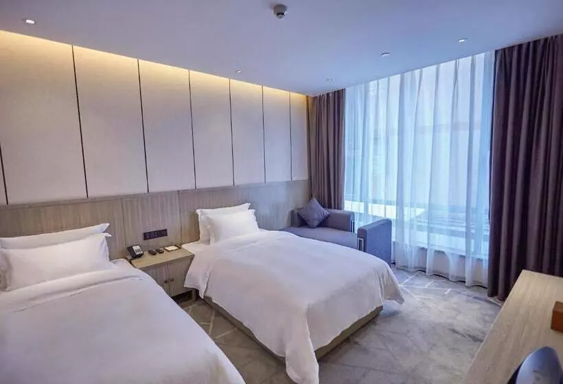 Paco Hotel Guangzhou Baiyun Airport Liantang Metro