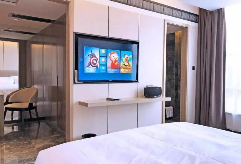 Paco Hotel Guangzhou Baiyun Airport Liantang Metro