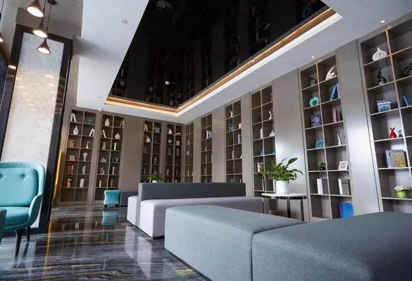 Paco Hotel Guangzhou Baiyun Airport Liantang Metro