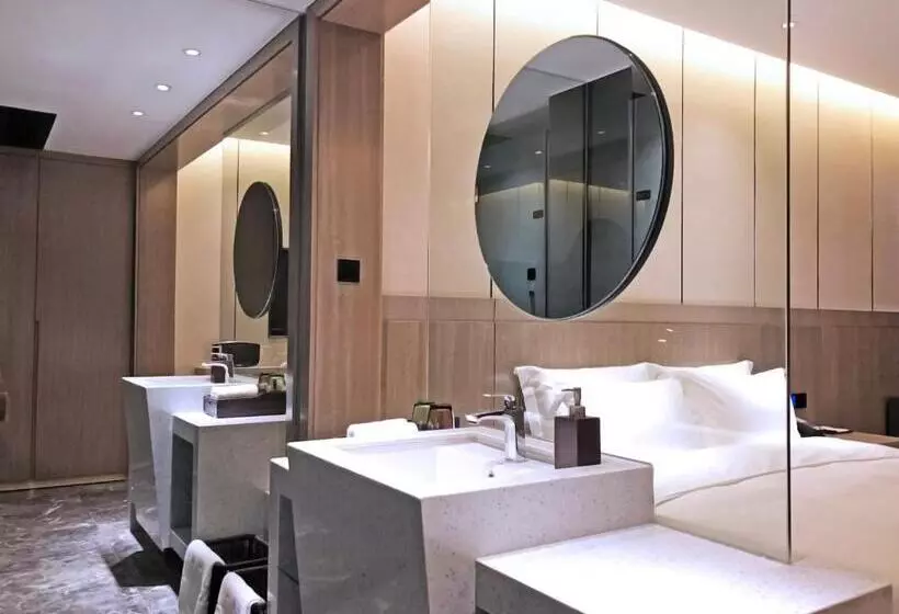 Paco Hotel Guangzhou Baiyun Airport Liantang Metro