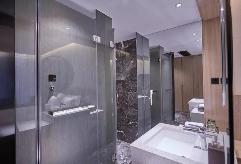 Paco Hotel Guangzhou Baiyun Airport Liantang Metro