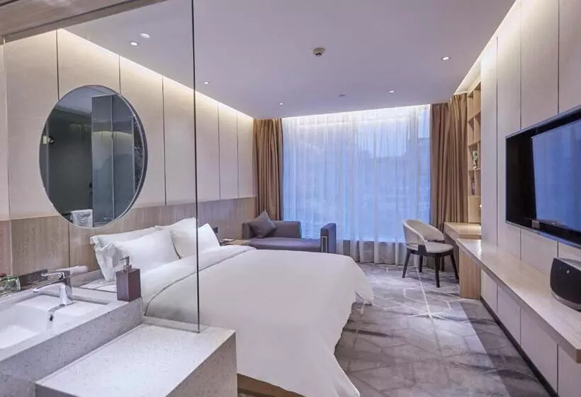 Paco Hotel Guangzhou Baiyun Airport Liantang Metro
