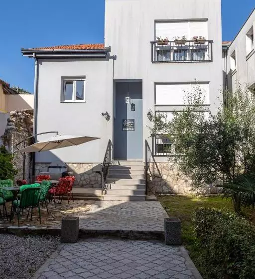 پانسیون Kaldrma Guesthouse