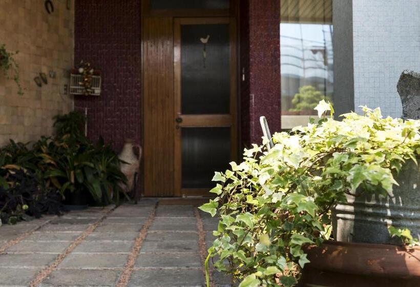 Пансион Rooms Villa Bergamo Airport