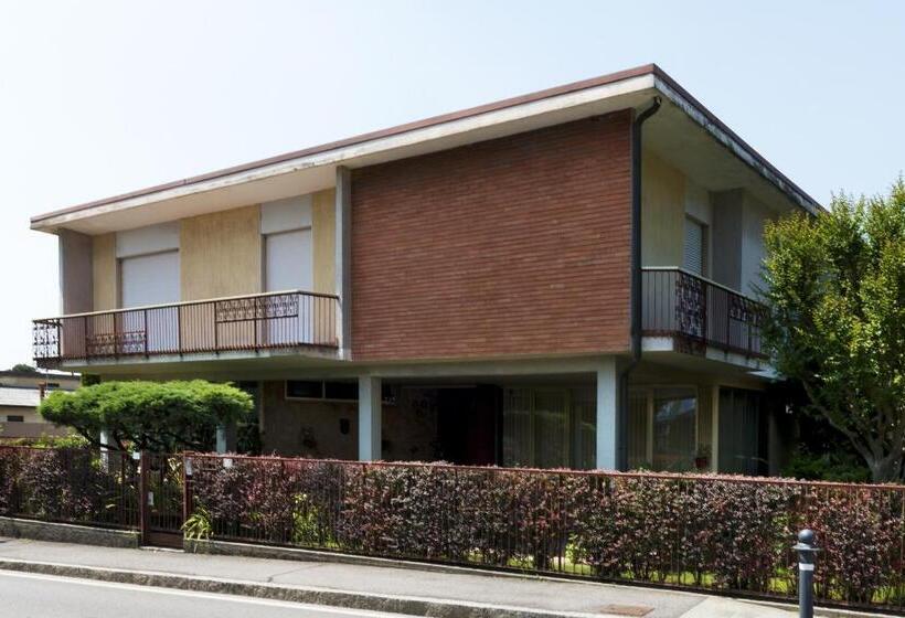 Пансион Rooms Villa Bergamo Airport