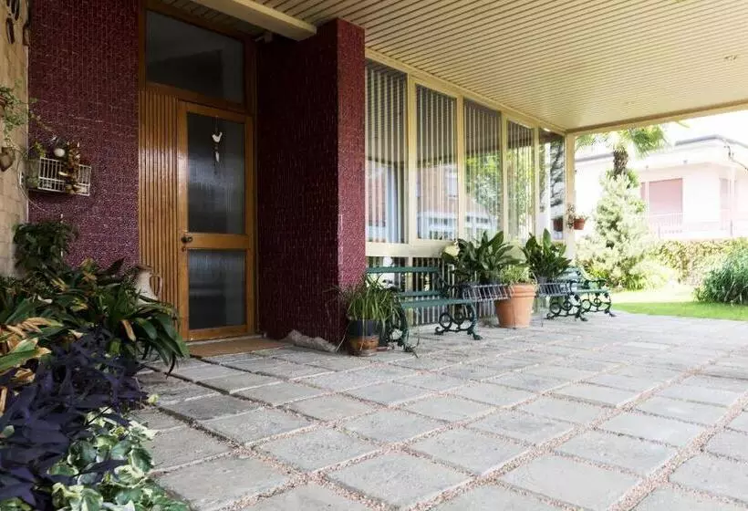 ペンション Rooms Villa Bergamo Airport