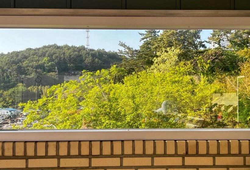 Пансион Yeosu Solstay Hostel