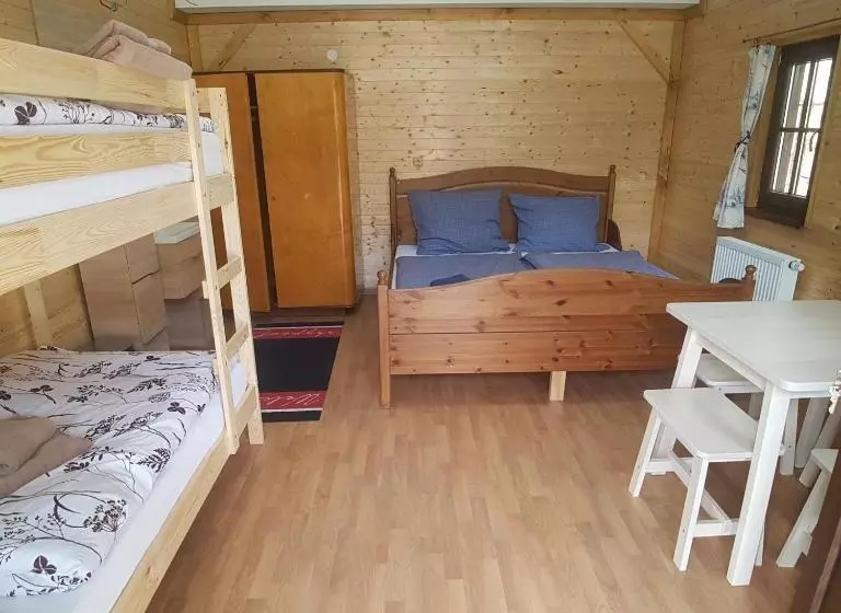 Pensiony A Ubytování V Kempu Indiana