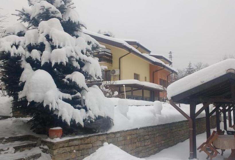 אתר נופש комплекс куклите