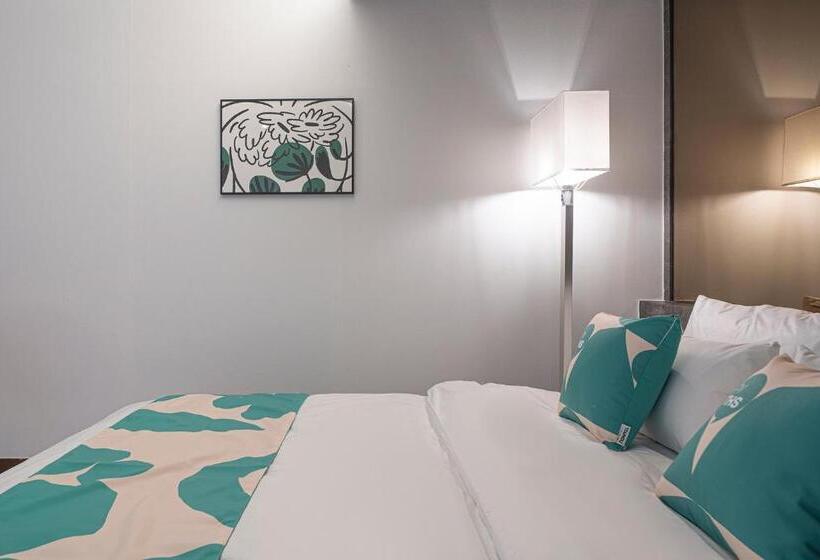 By Ths Shine Hotel Incheon