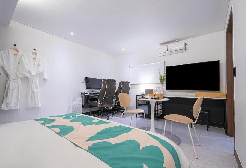 By Ths Shine Hotel Incheon