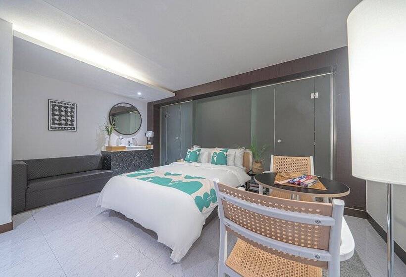 By Ths Shine Hotel Incheon