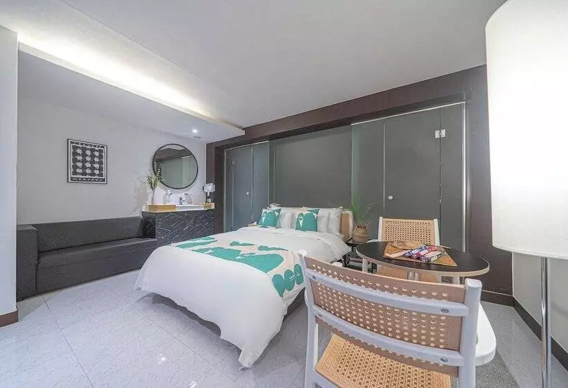By Ths Shine Hotel Incheon