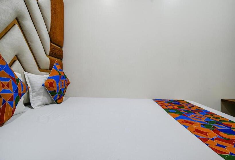 Hotel Fabexpress Jugnu Palace