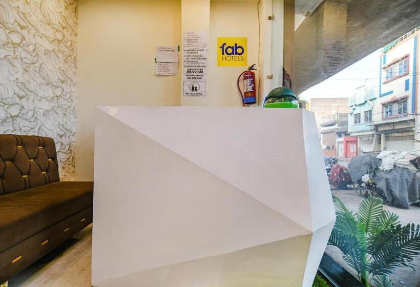 Hotel Fabexpress Jugnu Palace
