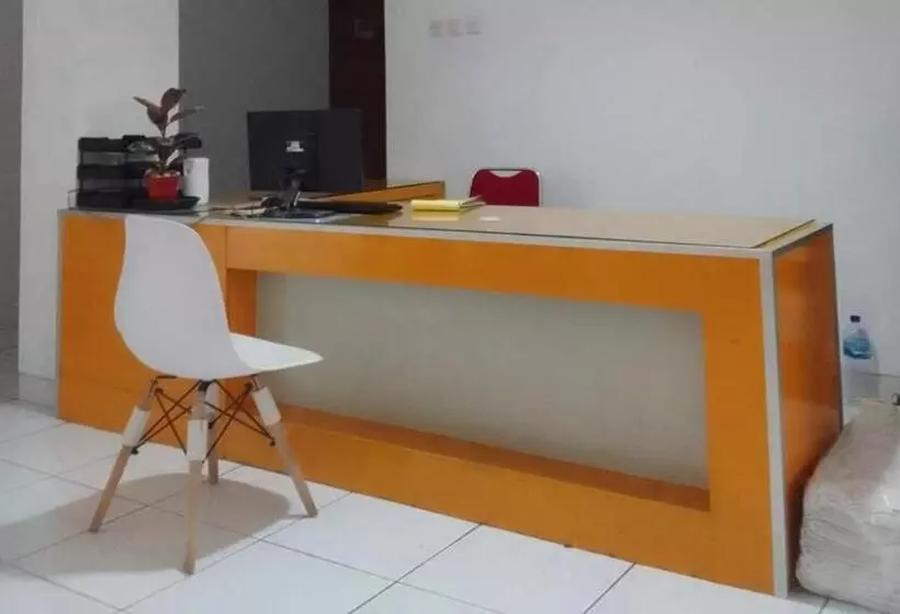 Hotelli Oyo 94050 Happy Room