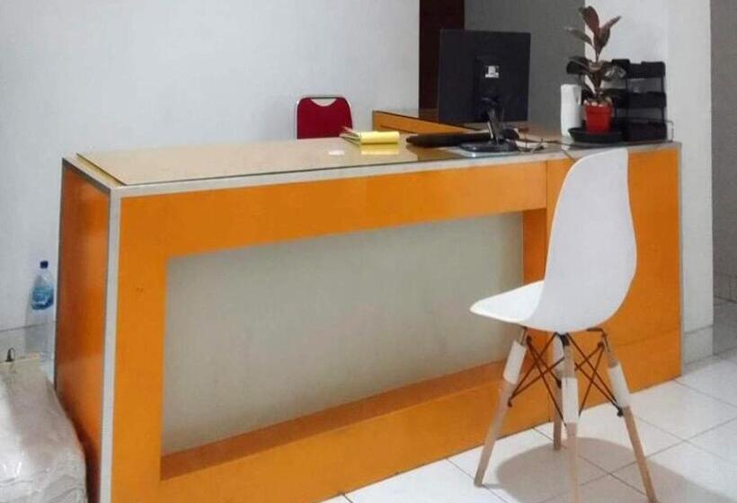 Hotel Oyo 94050 Happy Room