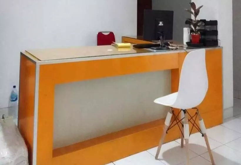 Hotelli Oyo 94050 Happy Room