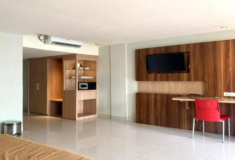 Hotelli Oyo 94050 Happy Room